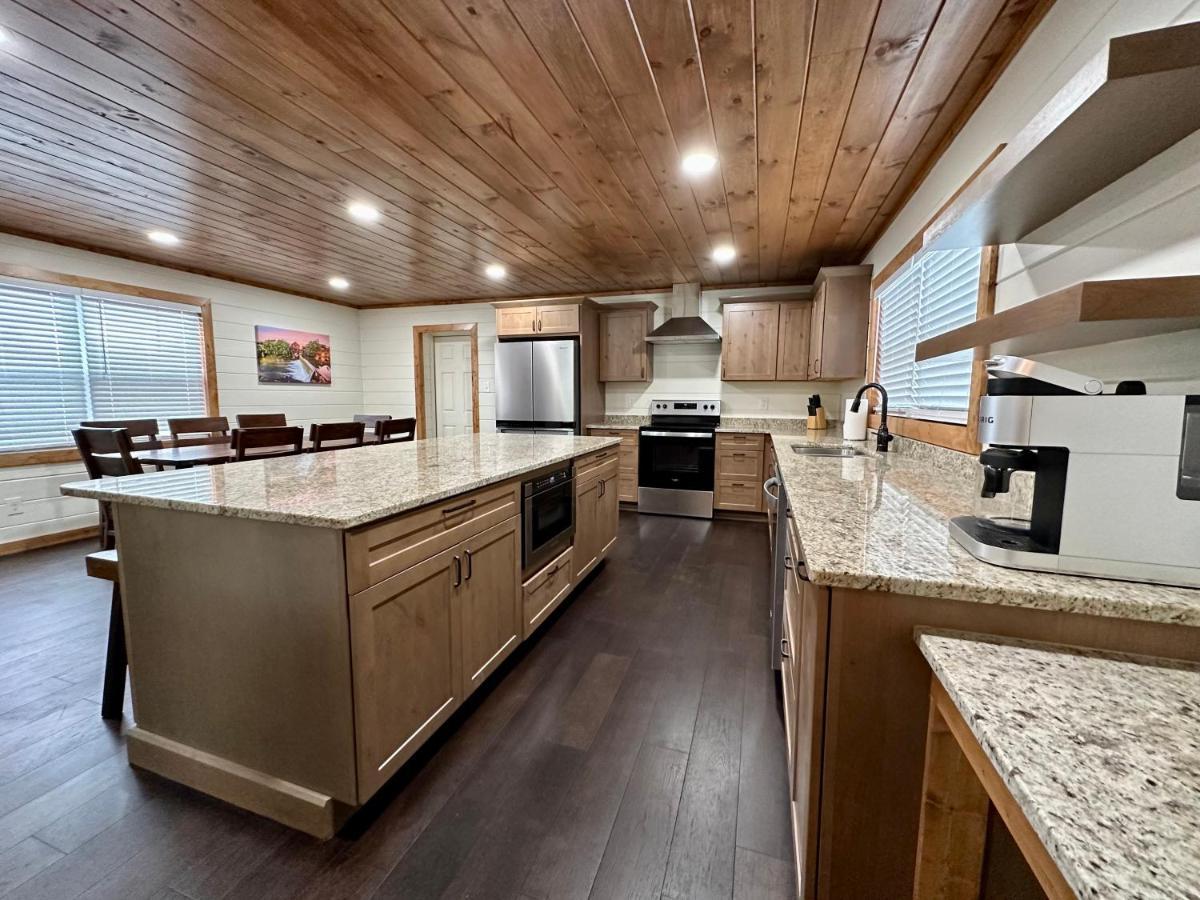 Creekfront Lodge: Brand New! Pigeon Forge Extérieur photo
