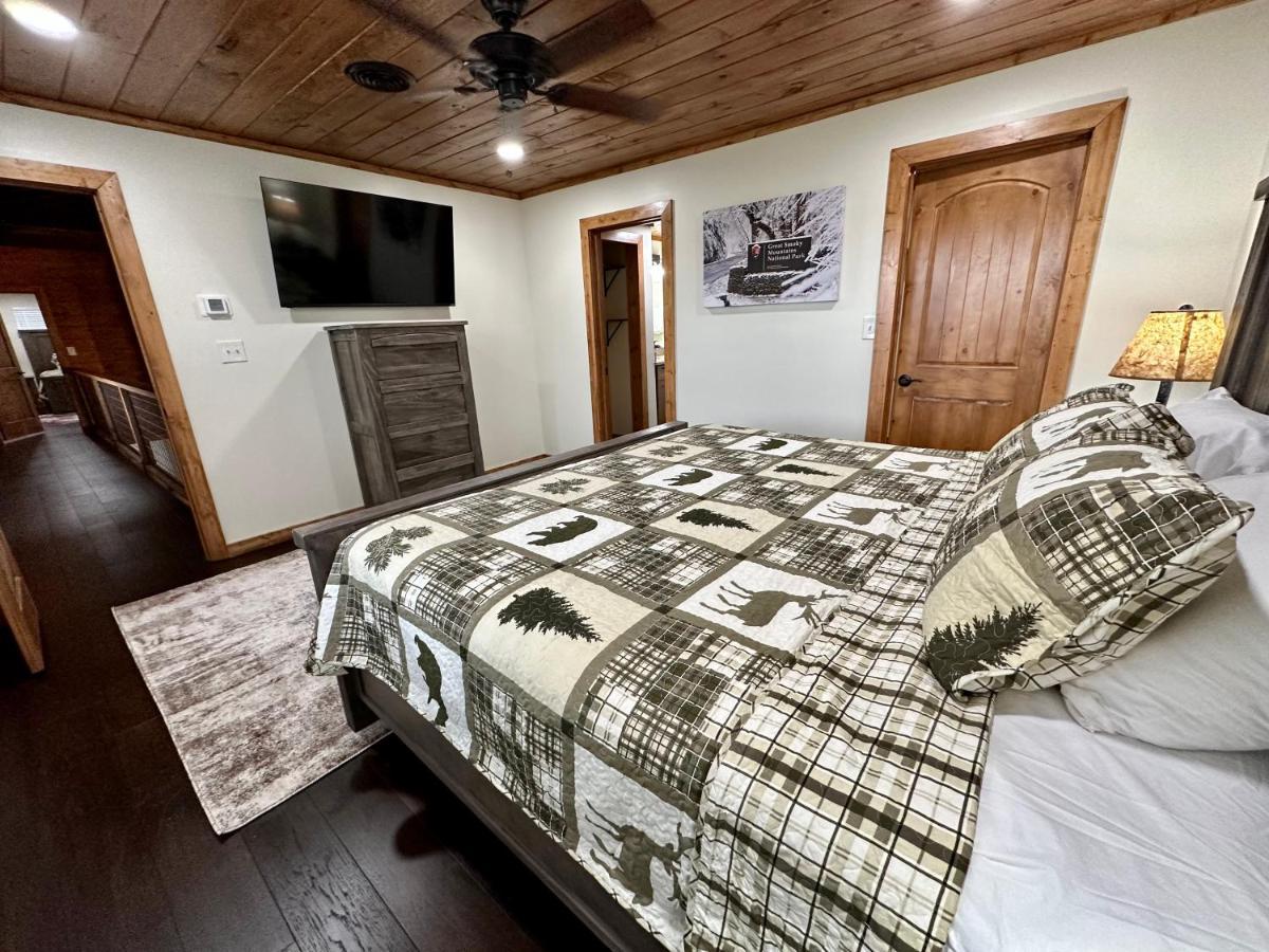 Creekfront Lodge: Brand New! Pigeon Forge Extérieur photo