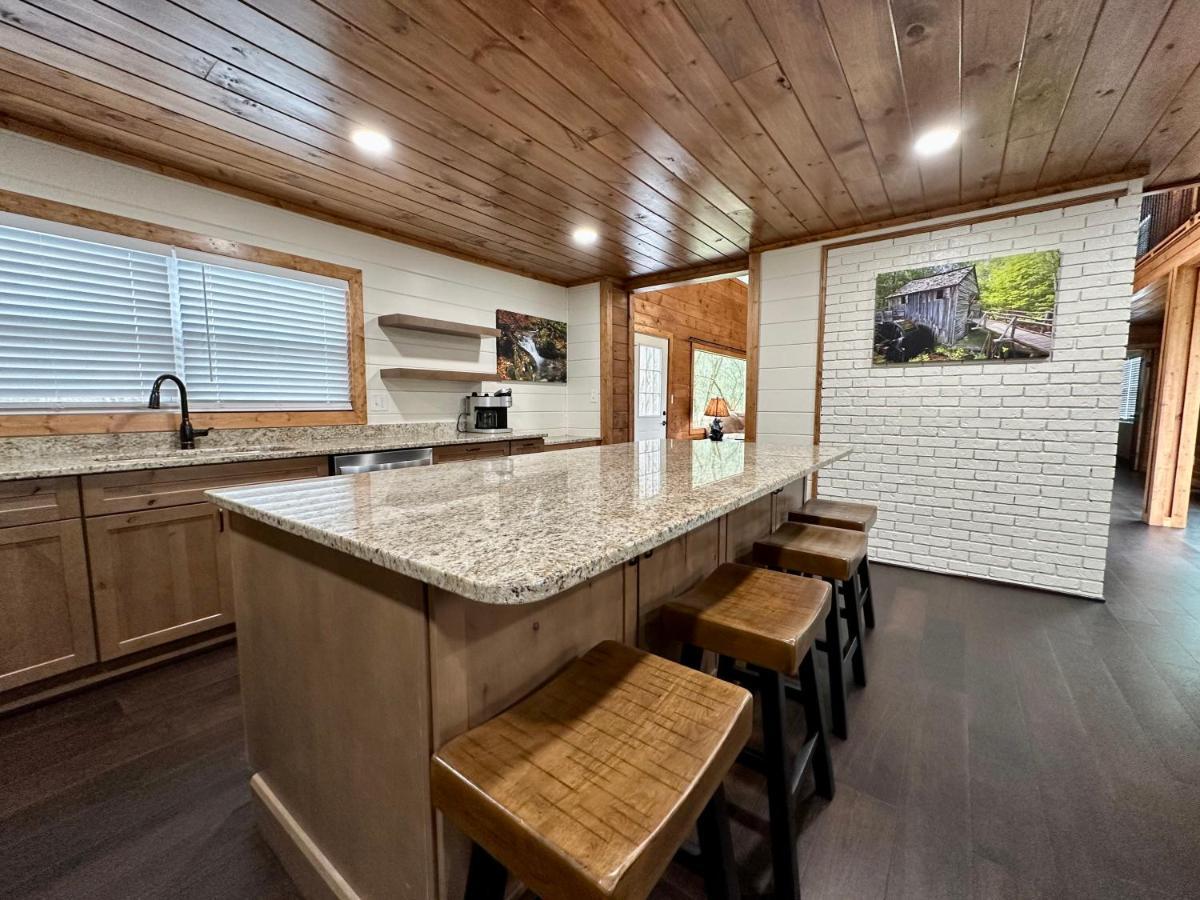 Creekfront Lodge: Brand New! Pigeon Forge Extérieur photo