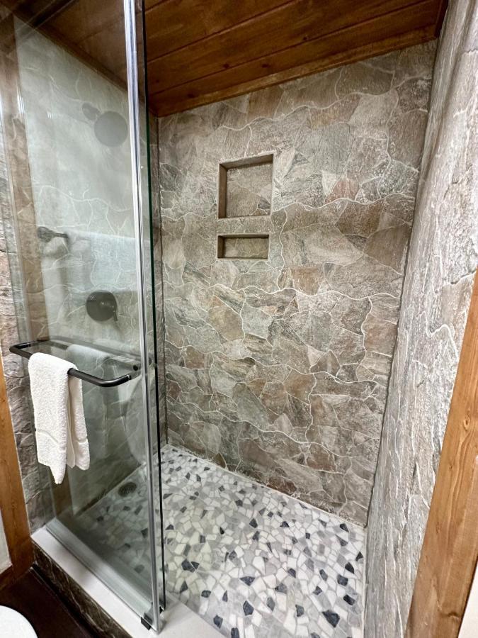 Creekfront Lodge: Brand New! Pigeon Forge Extérieur photo