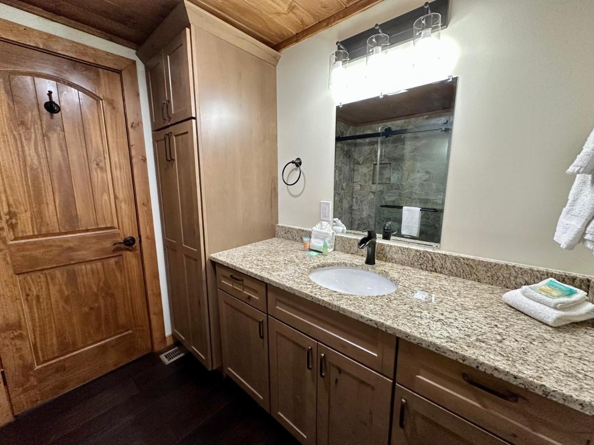 Creekfront Lodge: Brand New! Pigeon Forge Extérieur photo