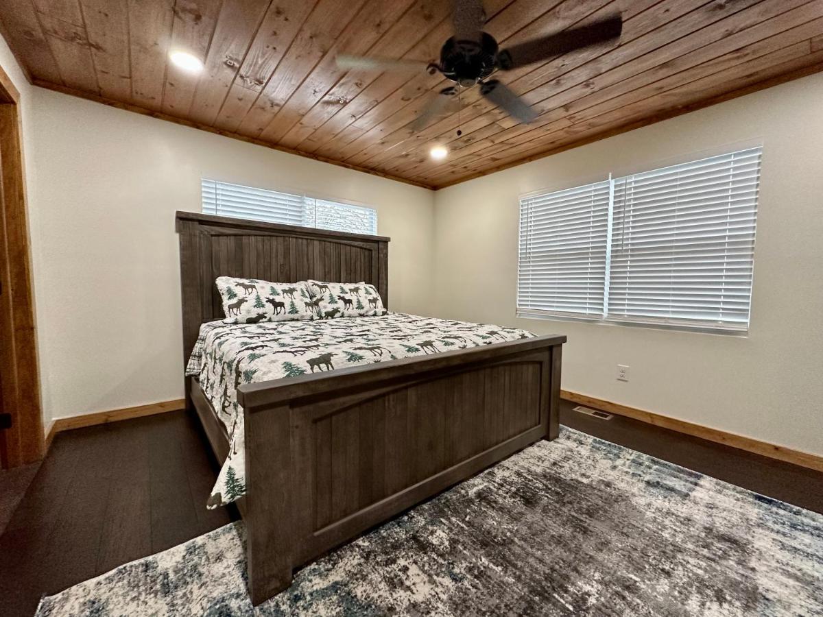 Creekfront Lodge: Brand New! Pigeon Forge Extérieur photo